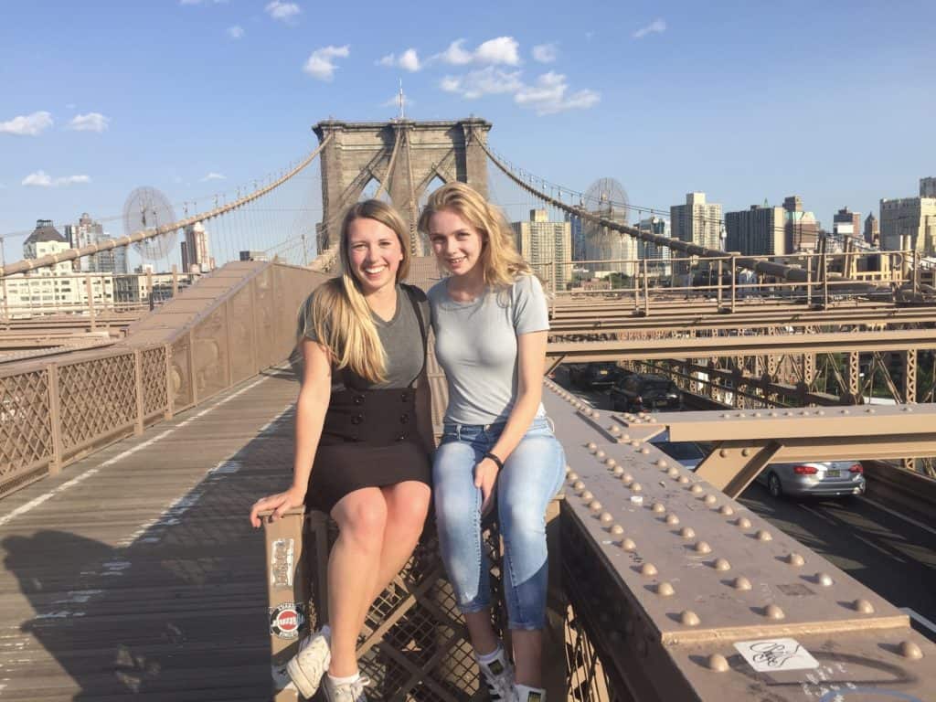 Beginners Guide to New York. Brooklyn Bridge, New York Skyline