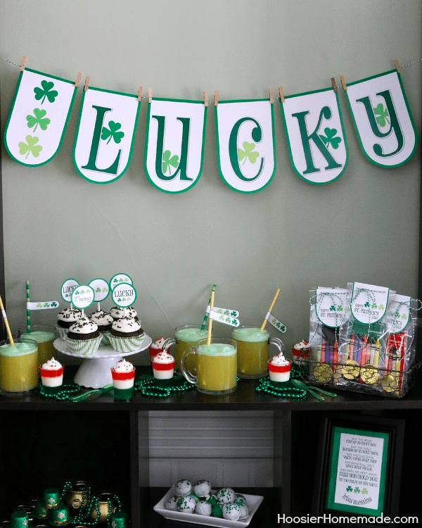 St. Patricks Day decorations and crafts that are fun for adults and kids!