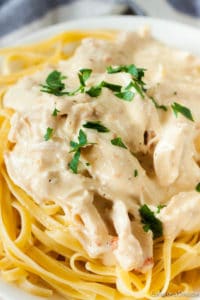 Chicken alfredo sauce make ahead meal perfect to prep before baby arrives.