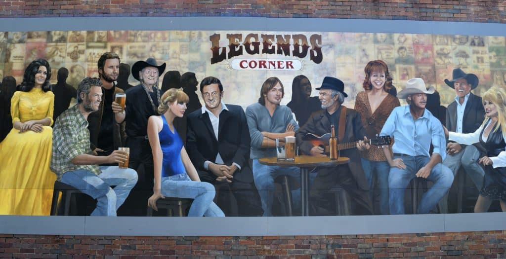 This Missouri to Florida road trip takes you through cities like Nashville (where this mural is) and Chattanooga and Atlanta.