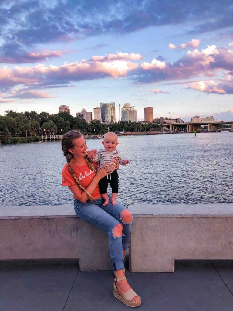 Tampa, Florida sunsets like this one can be had any time of year. Set out on your next family road trip and vacation in the sunshine state. This guide  tells you everything you need to know for your next Missouri to Florida road trip.
