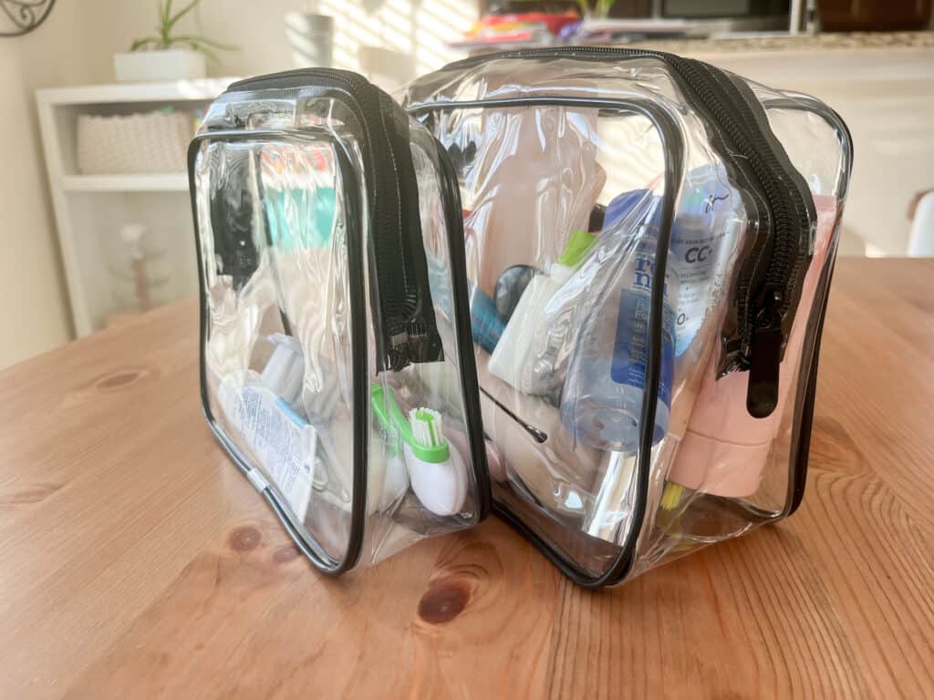 The two pack of Packism clear toiletry bags comes with two sizes. A medium and a large, both hold a great amount of items as you can see here.