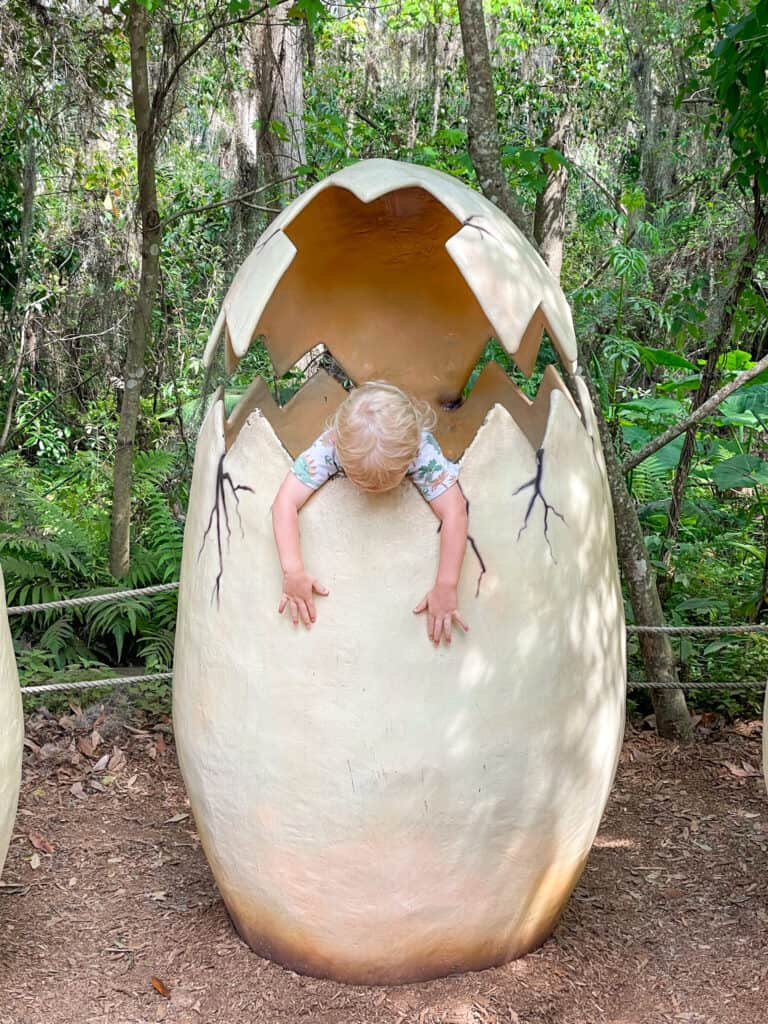 Funny photo ops like this dinosaur egg are scattered throughout the park too!