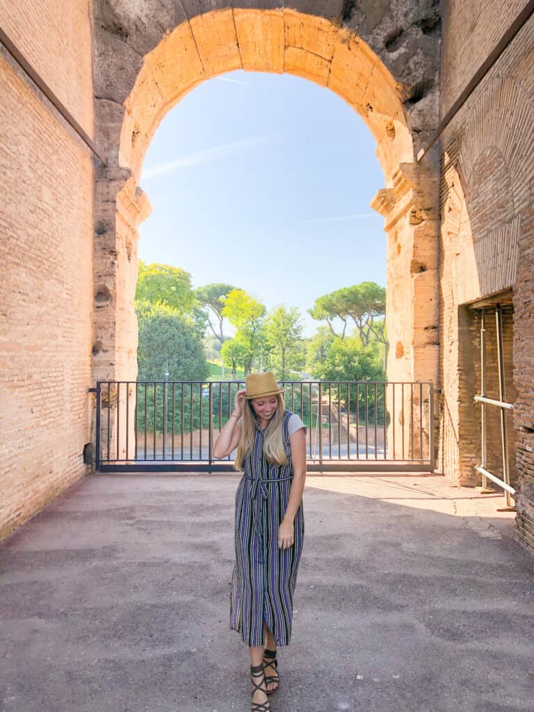 You can't go wrong when deciding what to wear in Rome in October if you choose comfortable shoes and perhaps bring a stylish straw hat for shade.