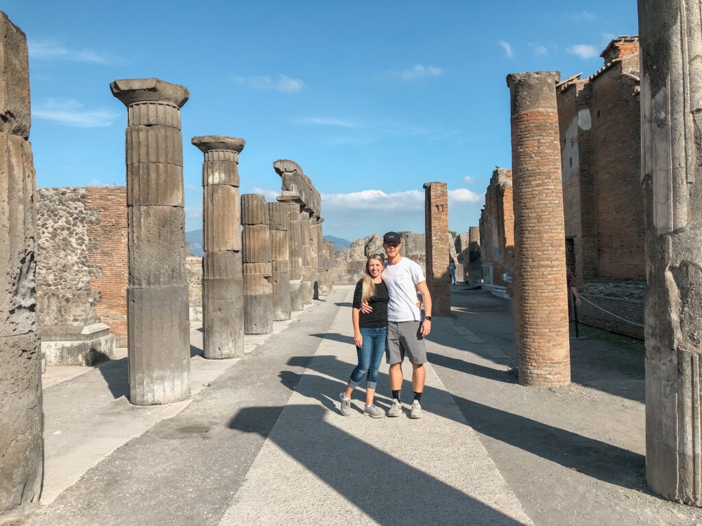 What to wear in Rome in October, for this day trip to Pompeii I wore a simple black shirt, jeans and tennis shoes